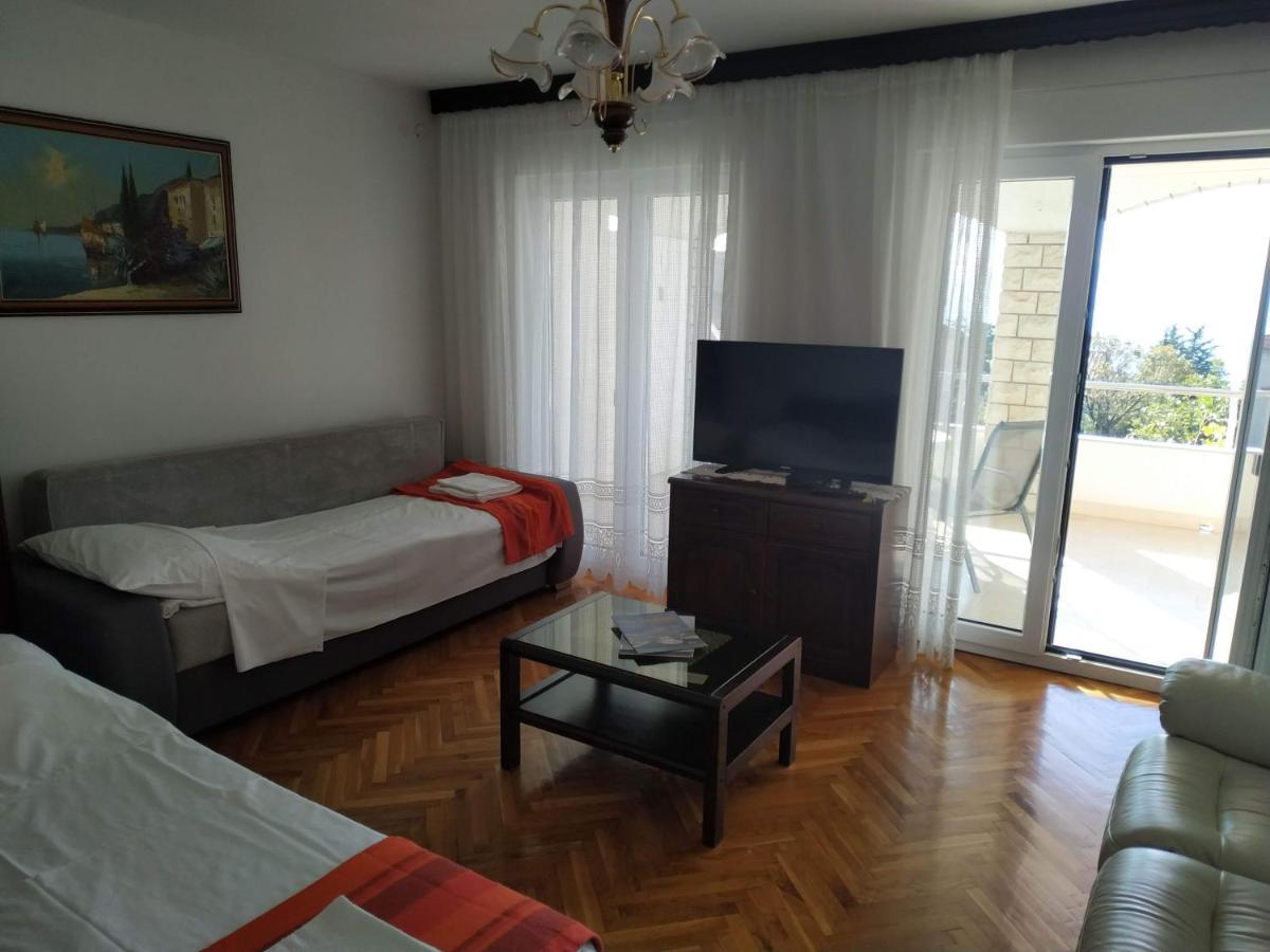 Apartments Marino Novi Vinodolski Buitenkant foto
